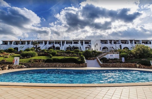 Arenal d'en Castell Apartamento | Apartamento tranquilo con preciosas vistas al mar. 4 minutos a pie de playa.