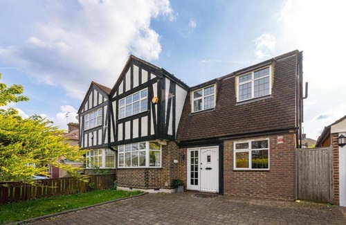 High Barnet Casa | Tranquil and Lovely 5 bed House in Barnet