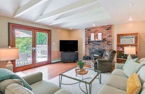 Hauppauge Casa | Tranquil and Pet-Friendly Estate on Long Island!