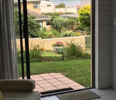 Kidd's Beach Apartamento | Tranquil and Spacious Flat and Sound of the Ocean