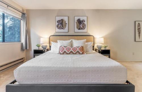 Northwest Bellevue Apartamento | Tranquil Apt 2 King Suites Pet Friendly near DT Bellevue