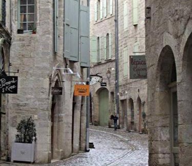 Pezenas Apartamento | Tranquil apt with patio, Pézenas historic centre