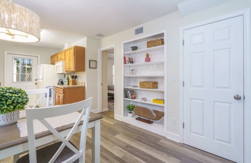 American Beach Cabaña | Tranquil beach cottage in historic American Beach! 5 min walk to the beach!