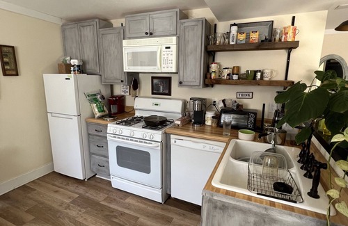 Acworth Apartamento | Tranquil Beautiful In-Law suite near Allatoona Lake, Lake Pointe, Kenn Mtn & Atl