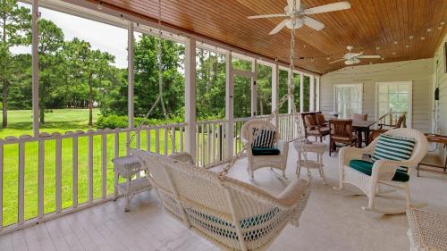 Debordieu Colony Casa | Tranquil by the Sea home by Peace Vacations