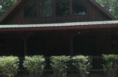 Blue Ridge Cabina | Tranquil cabin with AC in charming Blue Ridge