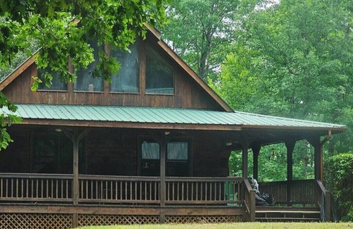 Blue Ridge Cabina | Tranquil cabin with AC in charming Blue Ridge