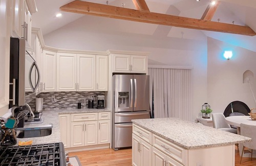 Mashpee Casa | Tranquil Cape getaway 4BD 2BA with AC, Family and Pet Friendly!