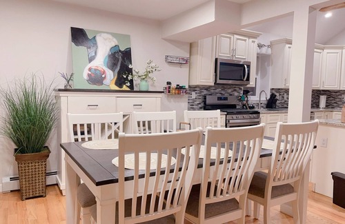 Mashpee Casa | Tranquil Cape getaway 4BD 2BA with AC, Family and Pet Friendly!