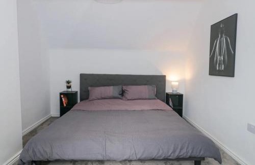 Bushton Casa | Tranquil Clyffe Cottage