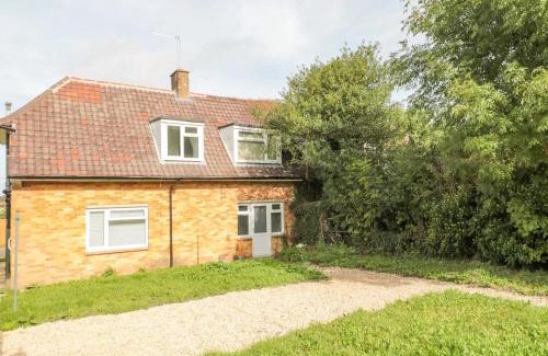 Bushton Casa | Tranquil Clyffe Cottage
