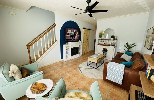 Oxford Condominio | Tranquil Condo close to Jackson Ave