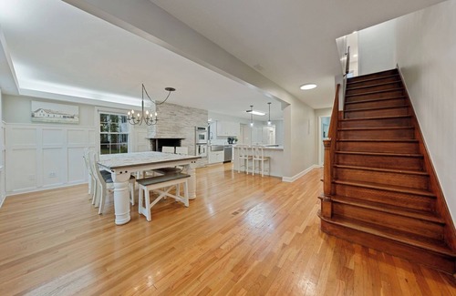 Jackson Otro | Tranquil Convenient Location 6-bedroom Bright Modern Farmhouse Arcade Huge Yard