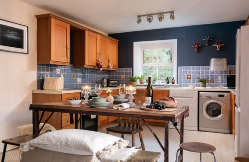 St Wenn Cabaña | Tranquil Cornish cottage hideaway with huge garden