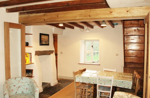 Glyn-Dyfrdwy Cabaña | Casa de campo tranquila en una aldea tranquila a 3 millas de Llangollen y 2 minutos de pub local