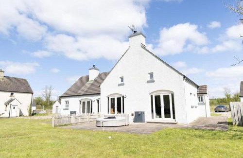 Enniskillen Casa | Tranquil Cottage Retreat in Enniskillen