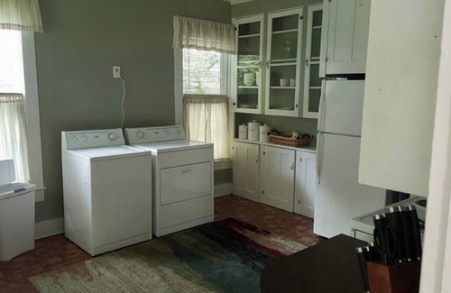 Greenwich Casa | Tranquil Country Home with Small Town Charm
