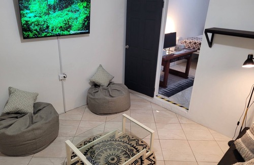 Saint James Apartamento | Tranquil & Cozy 1-Bedroom apartment in amazing Port of Spain with AC