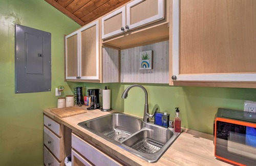 McKenna Cabina | Tranquil + Cozy Yelm Cabin Along Nisqually River!
