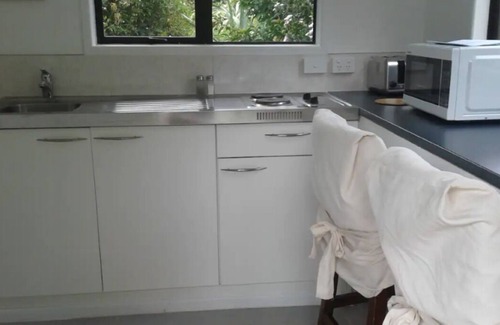Coromandel Cabina | Tranquil Creekside Cabin