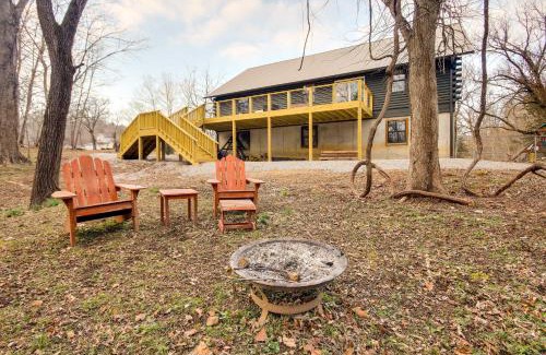 Pineville Casa | Tranquil Creekside Hideout Families Welcome!