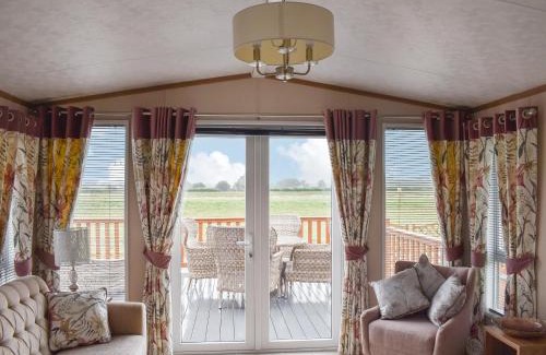Corton Casa | Tranquil Dawn