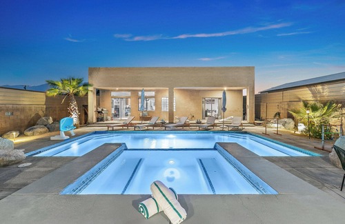 Desert Hot Springs Casa | Tranquil Desert Retreat Gorgeous Home