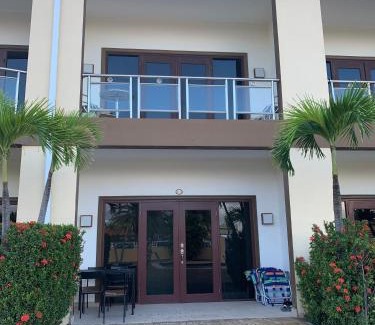 Oranjestad-West Apartamento | Tranquil Eagle Beach Condo, sleeps 4 to 6