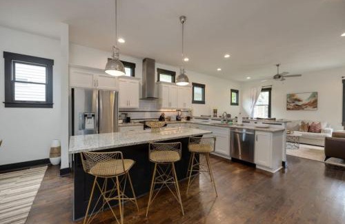 Historic Edgefield Casa | Tranquil East Nash Escape - Pool Table