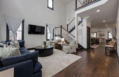 Historic Edgefield Casa | Tranquil East Nash Escape - Pool Table