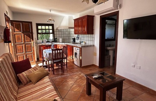 Los Llanos Cabaña | Casa Pedro: Confort y Tranquilidad con Vistas a La Caldera en La Palma