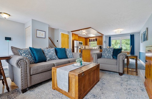 Romulus Casa | Tranquil Escape; Hot Tub~Lake Access~Views