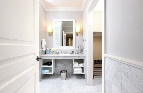 Rochester Hotel | Tranquil Escape in Heart of Rochester, Pet-friendly Accommodation!