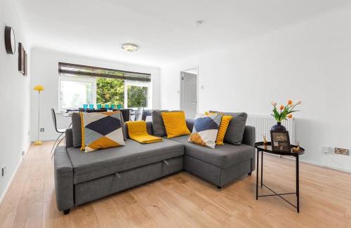 Bushey Apartamento | Tranquil Escape In Hertfordshire, Free Parking, 2 Bed, 2 Bath, Sleeps 6