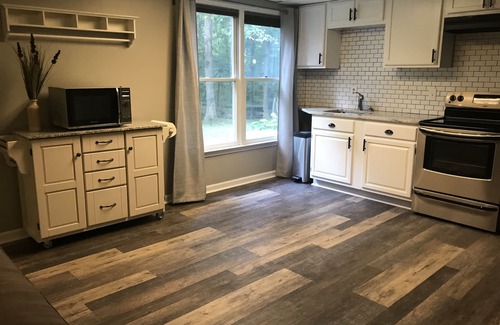 Prosperity Church Road Apartamento | Tranquil Escape ~ Modern 1BD Suite en Greenway