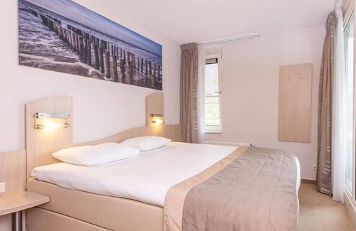 Kamperland Hotel | Tranquil Escape | Pool, Spa & Wellness Access | Banjaardstrand Beach Nearby