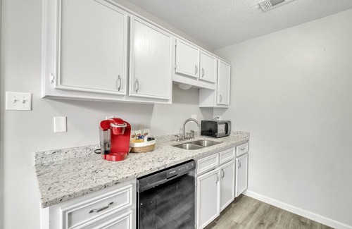 North Little Rock Casa | Tranquil Escape 3 Bedroom Home by RedAwning