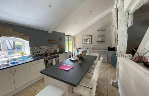 Serignac-Peboudou Otro | Tranquil farmhouse property with private pool