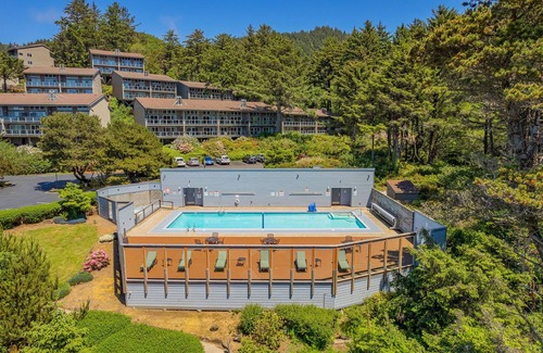 Otter Rock Apartamento | Tranquil Forest-View Studio with Kitchen