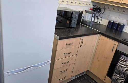Featherstone Casa | Tranquil Getaway in Wolverhampton - Perfect for Relaxation
