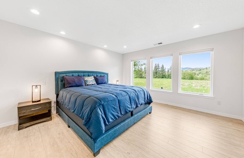 Tillamook Casa | Tranquil getaway on a 13 acre Ranch with river trails & world class fishing