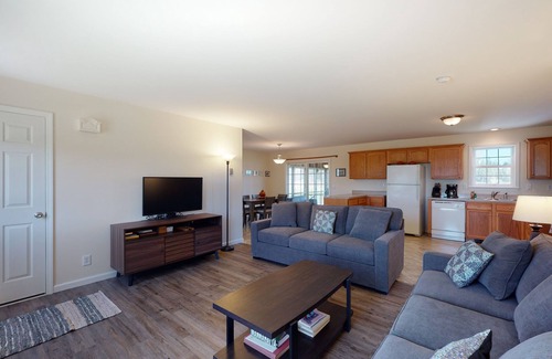Martinsville Casa | Tranquil getaway on the coast with beach access, ocean views, & screened porch