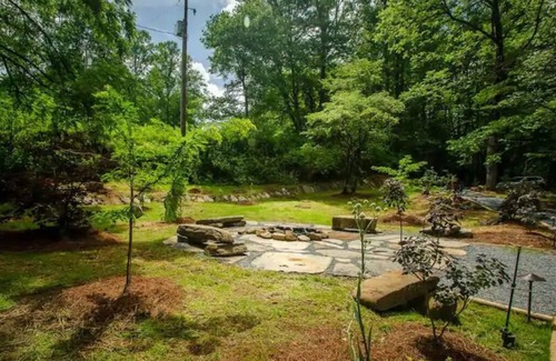 Topton Casa | Tranquil Haven Luxury Yurt - Creekside Glamping w/ Private Hot Tub