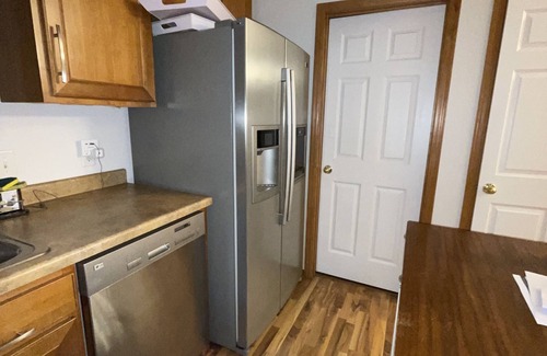 Brooklyn Park Casa | Tranquil Haven: Spacious- 2 bd 3ba home. 15 minutes from Downtown Minneapolis!