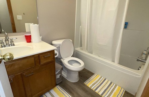 Brooklyn Park Casa | Tranquil Haven: Spacious- 2 bd 3ba home. 15 minutes from Downtown Minneapolis!