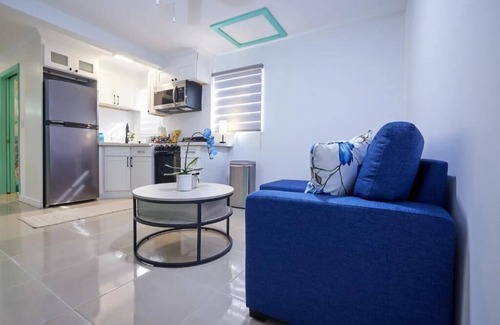 Nassau Cabaña | Tranquil Haven: The Grey Cottage