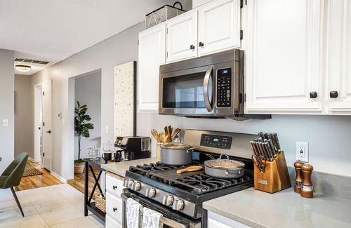 West Salem Casa | Tranquil Haven w/ large yard, laundry : West Salem