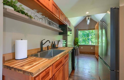 Hallsville Cabina | Tranquil Heights Cabin In Hocking Hills- HOT TUB!