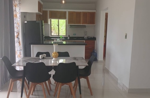 Jarabacoa Cabina | Tranquil Hideaway – Perfect for Families, Friends & Couples.
