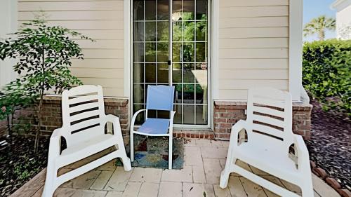 Pawleys Island Villa | Tranquil Hideaway 4 Bdrm Condo in Avian Forest